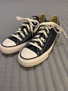 Converse All Star Low-Top Canvas Sneakers Classic Navy White Trim Like New 7